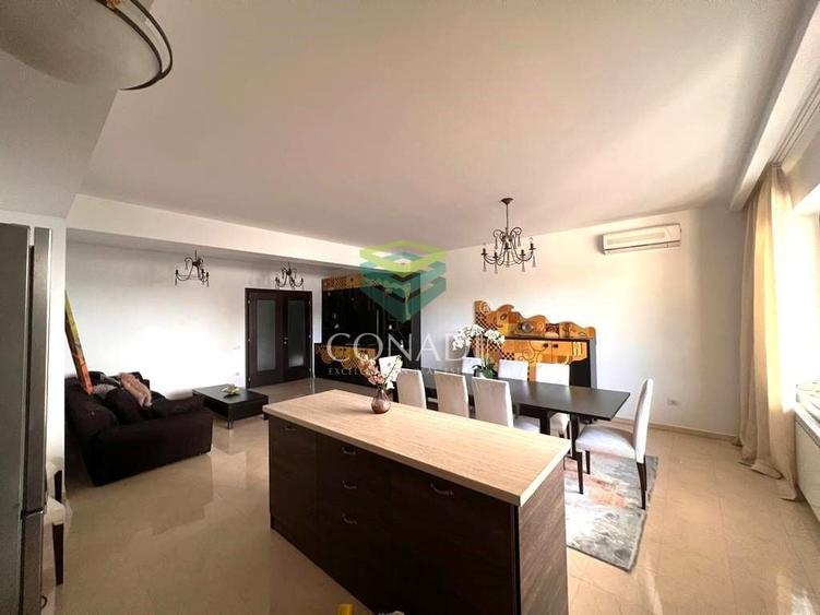 Apartament cu 4 camere decomandat în Băneasa