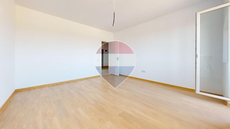 Apartament cu 3 camere decomandat în Sânpetru
