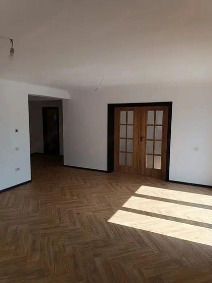 Casă cu 4 camere cu Teren 500 Mp în Tărlungeni
