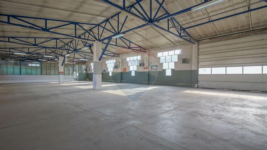 Spațiu industrial, de 720 mp, în Bartolomeu