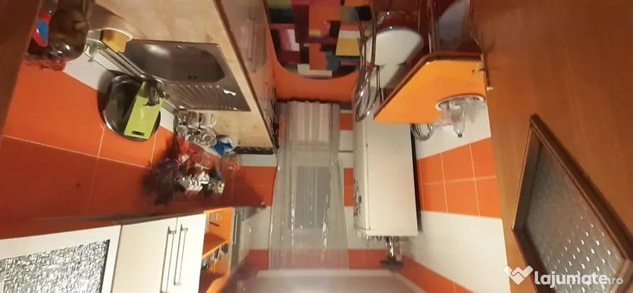 Apartament cu 3 camere decomandat în Burdujeni