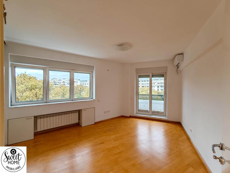 Apartament cu 5 camere decomandat în Unirii