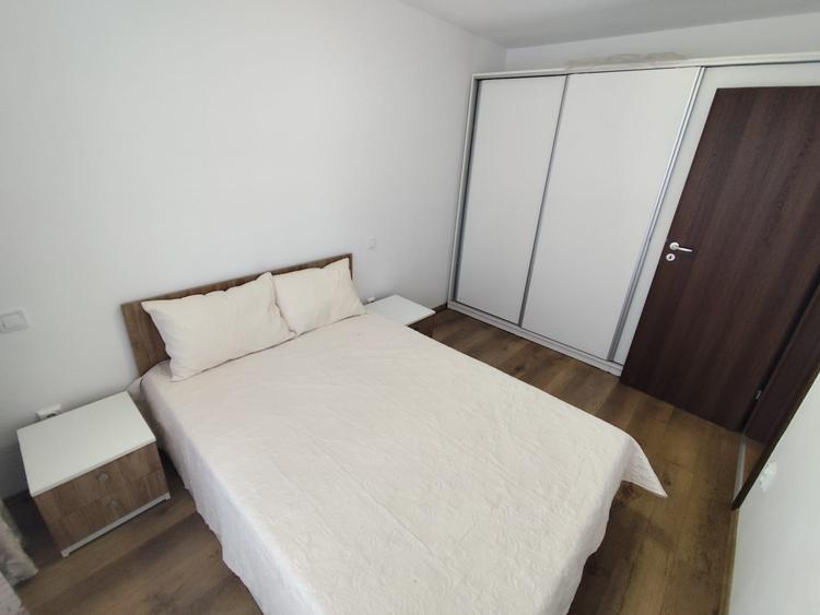 Apartament cu 2 camere semidecomandat, mobilat în Turnișor