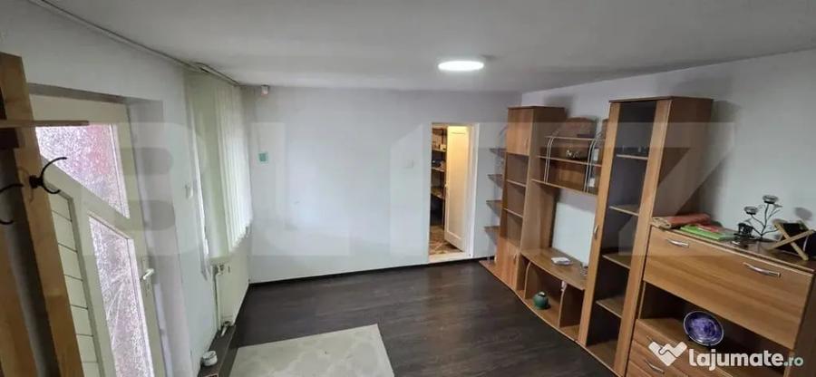 Casă cu 4 camere cu Teren 1182 Mp în Central