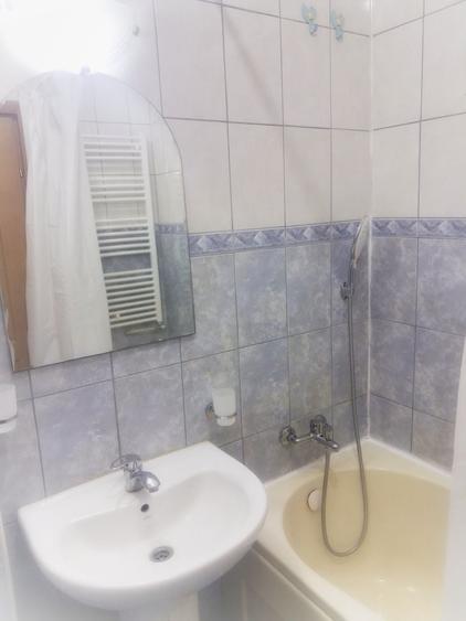Garsonieră decomandată în Central