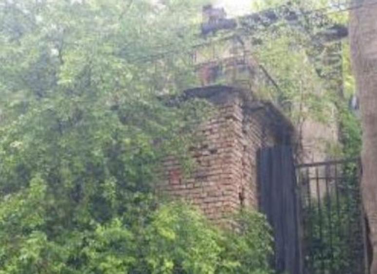 Casă cu 1 camere cu Teren 290 Mp în Petros