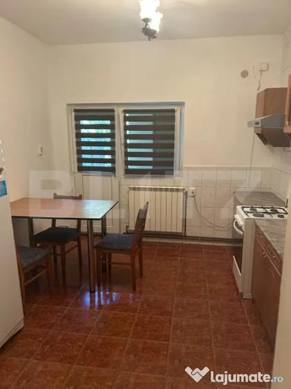 Apartament cu 3 camere semidecomandat în Iris