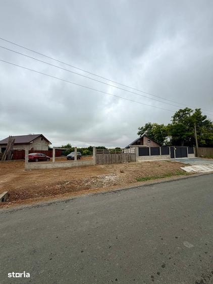 Teren de 1515 mp, în Corbu
