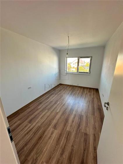 Casă cu 4 camere cu Teren 350 Mp în Săcălaz