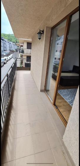 Apartament cu 3 camere decomandat în Florești