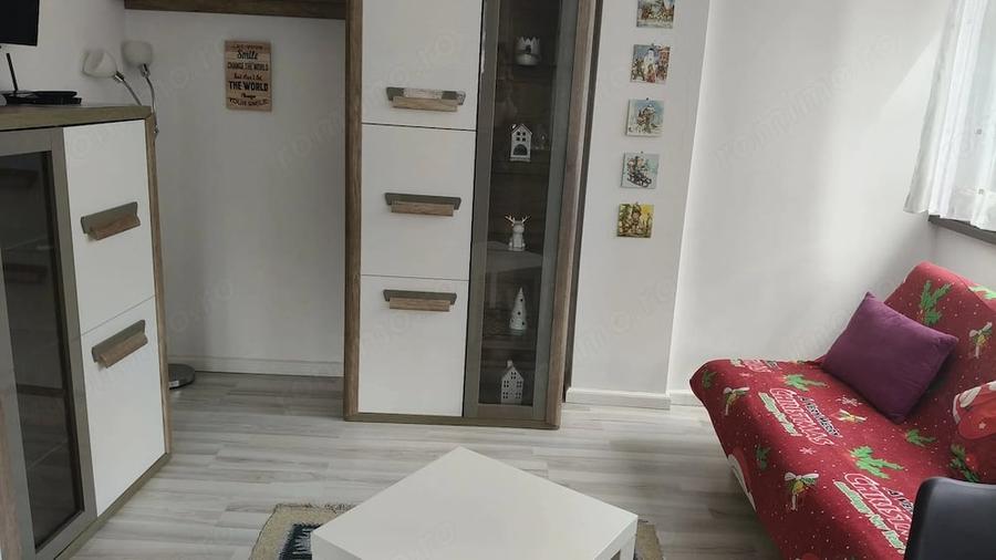 Garsonieră decomandată în Central