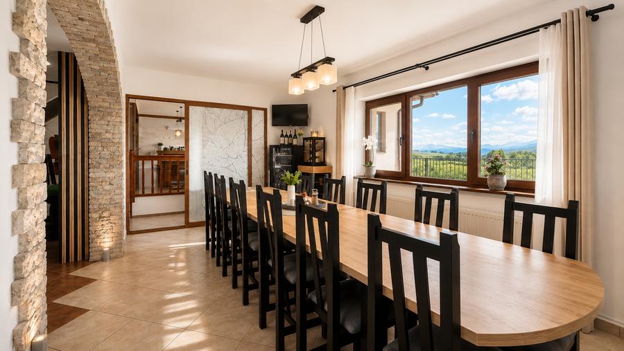 Casă individuală cu 7 camere cu Piscina în Podu Oltului