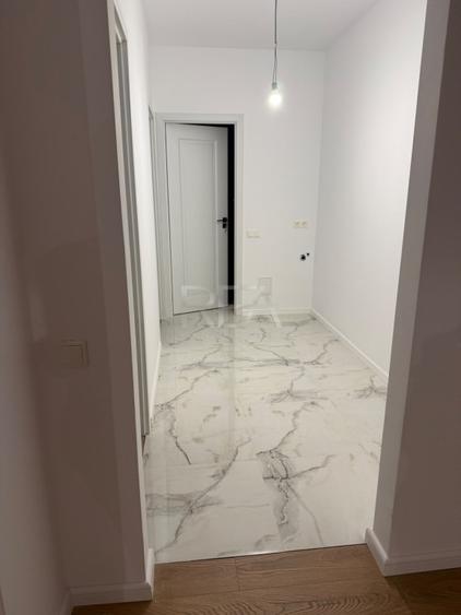 Apartament cu 4 camere semidecomandat în Nord