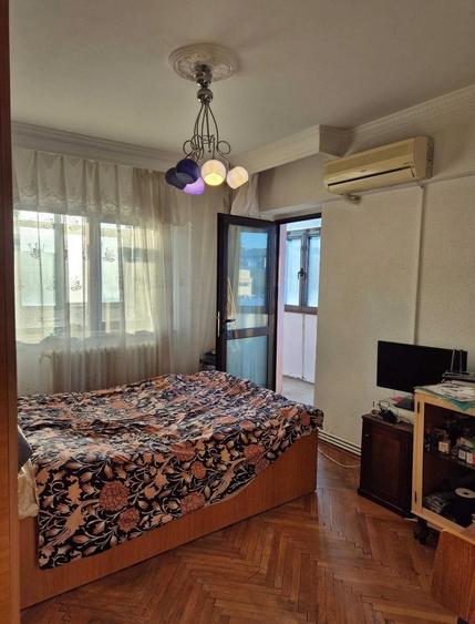 Apartament cu 3 camere decomandat în Păcurari