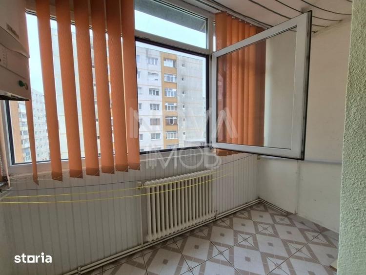 Apartament cu 3 camere, mobilat în Vasile Aaron