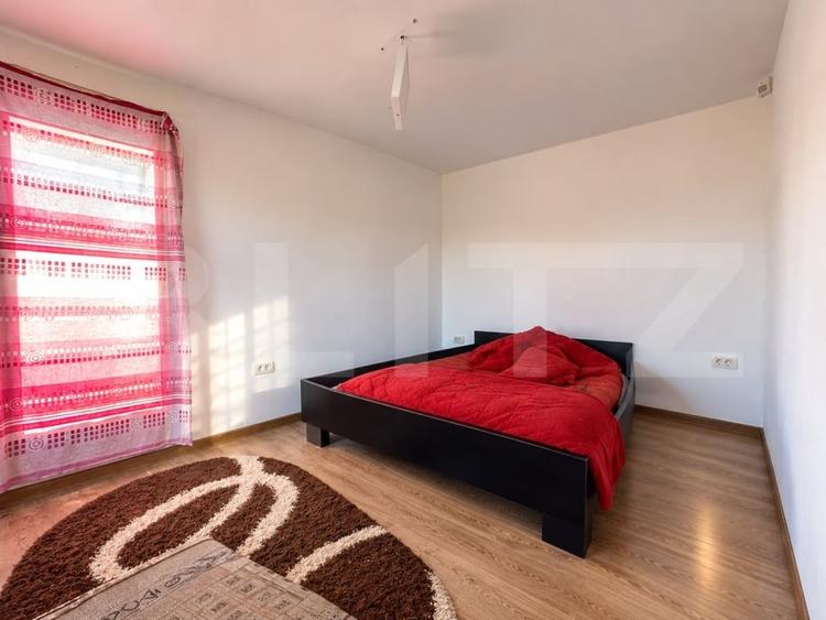 Casă individuală cu 2 camere cu Teren 3000 Mp în Bârsău