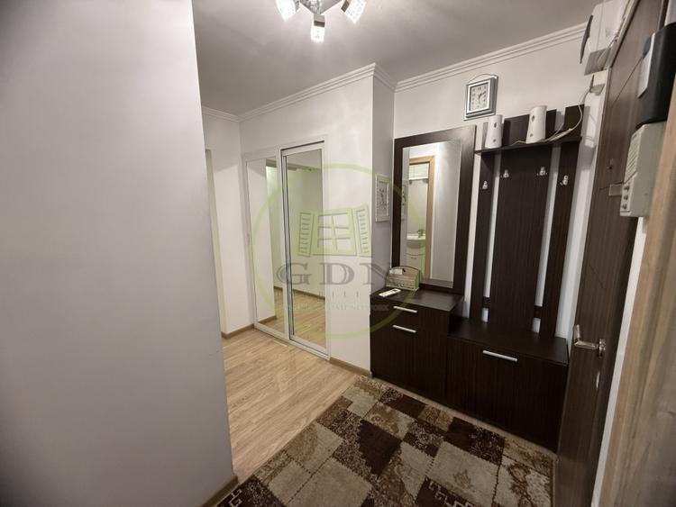 Apartament cu 3 camere decomandat, mobilat în Rovine