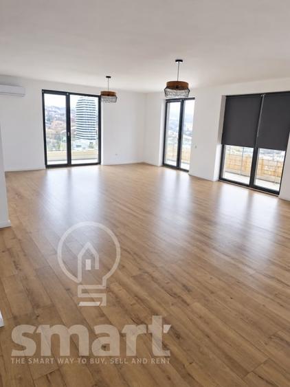 Apartament cu 4 camere decomandat în Zorilor