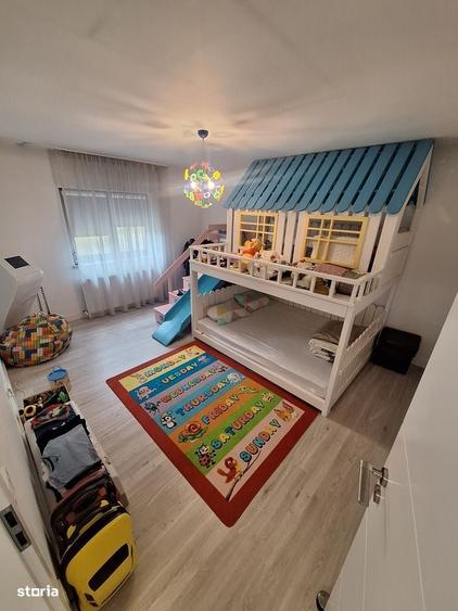 Casă cu 4 camere în Dealul Malului