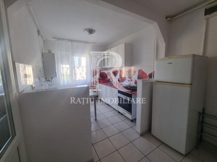 Apartament cu 2 camere semidecomandat, mobilat în Gojdu