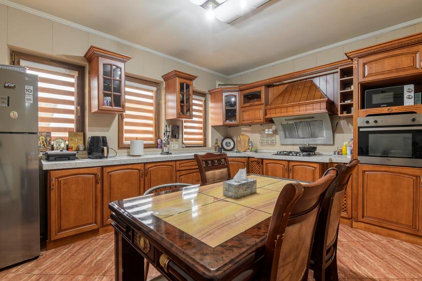 Vilă spațioasă S+P+1+M | 306 mp utili | Sector 3 – Trapezului | 9 camere | 4 Bai - 2