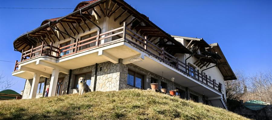 Vila/Pensiune 620mp  , teren generos 3862mp , priveliste de top , neopturata - 35