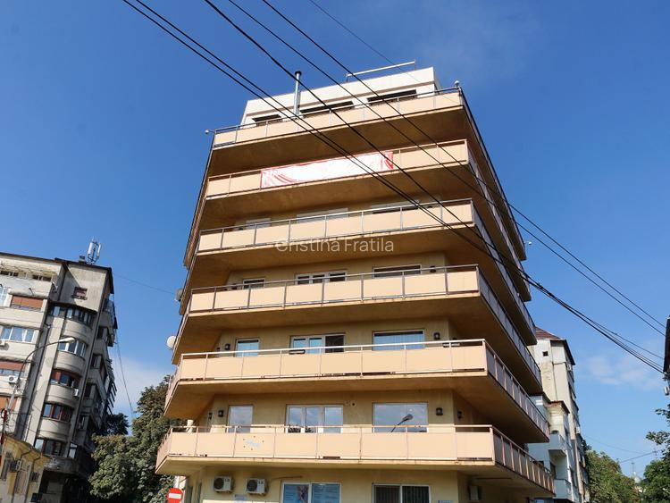 Spatiu birou in zona Universitate - 4 camere