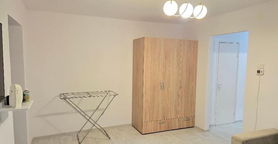 Vand apartament cu 2 camere in Deva, zona Al. Muncii (Piata Centrala), - 1