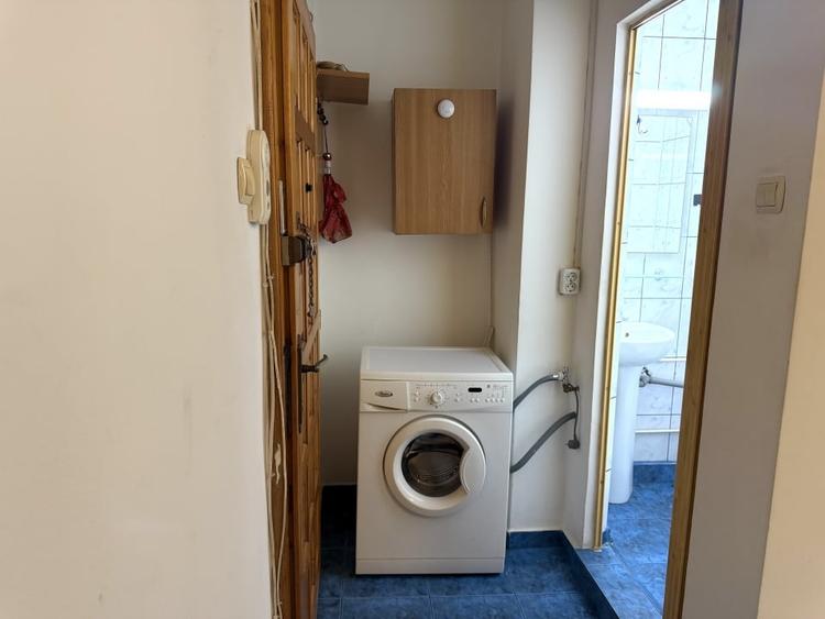 Bld 1 Decembrie 1918 - Str Postavarul - garsoniera - etaj 1/10 - bloc reabilitat - 4