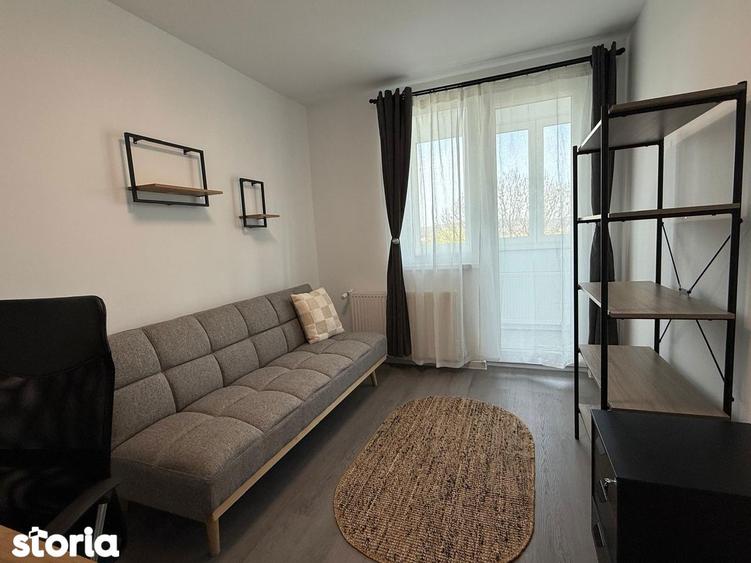 Apartament cu 3 camere decomandat în Cornișa
