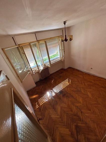 BRASADAS vinde ap 3 cam etaj 1/4 in Micro 16. - 2