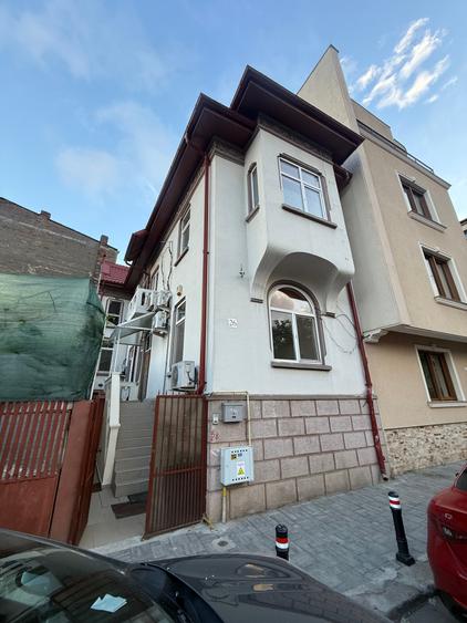 Vila in zona Mosilor / D+P+1+M/ Ideala  Birouri, Clinica, After school-330 mp - 2