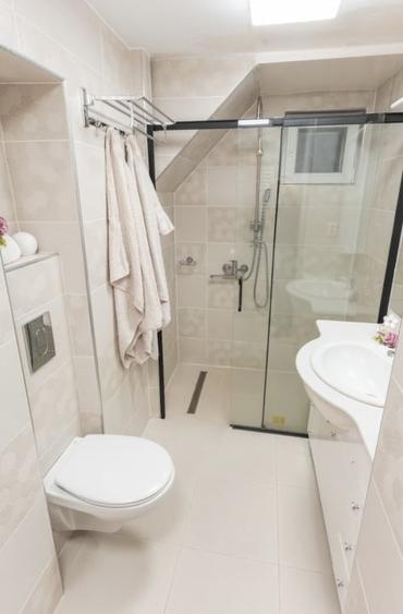 Pensiune Turistica cu Sala de Mese + Casa de Locuit in Cristesti - 4