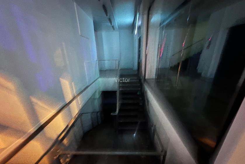 Demisol cu recepție și intrare de la parter.Spatiu pe parter și demisol. Demisol cu recepție și intrare de la parter.Spatiu pe parter și demisol.