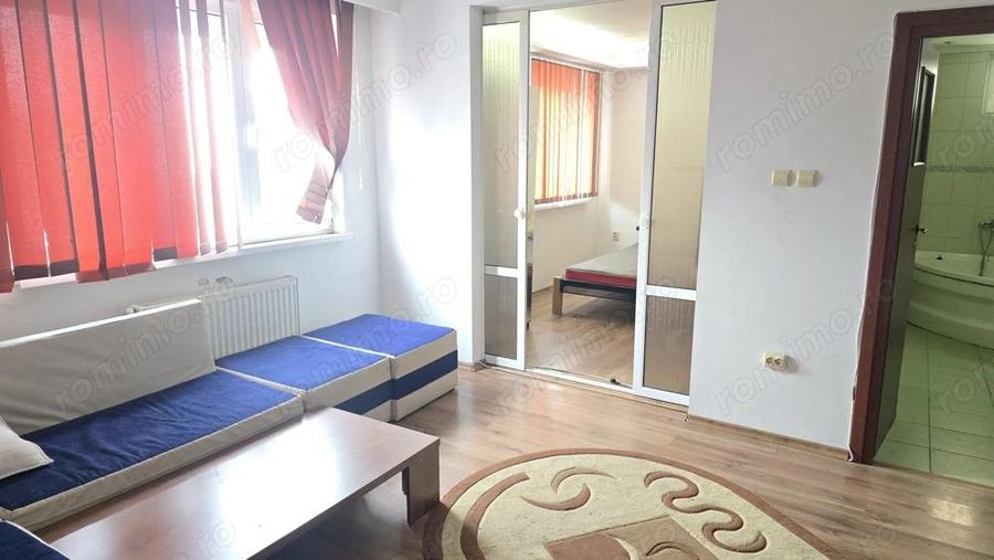 Vand apartament 3 camere in Deva, zona Piata Victoriei, etaj 3, mobilat - 1