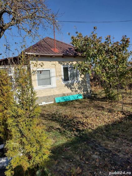 Casă cu 2 camere cu Teren 1000 Mp în Podenii Noi