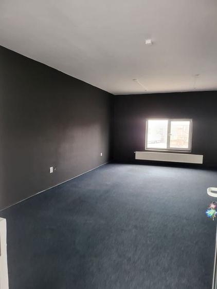 Spatiu comercial - - 1