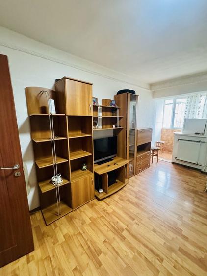 Garsoniera de Inchiriat Gara Nicolina 10 minute de Palas Mall - 6