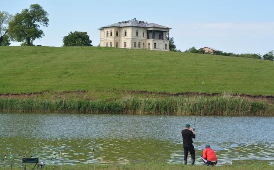 Se vinde una dintre cele mai cunoscute balti de pescuit 19ha de langa Bucuresti - 4