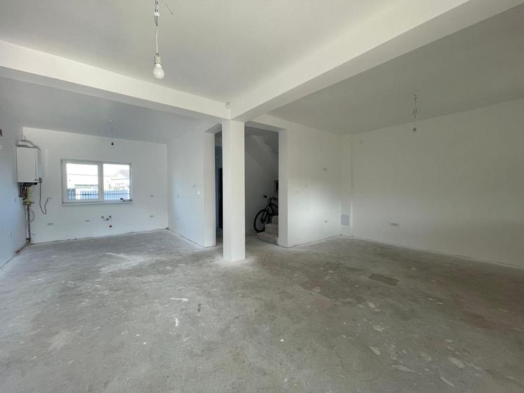 Duplex nou cu 4 camere, amplasament excelent în Moșnița Veche - 2