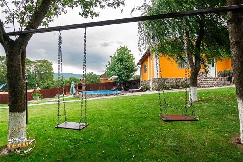 FILM&3D! Doua case cu:piscina,foisor,arbori decorativi,1.700mp teren,Lutoasa,Cov - 27