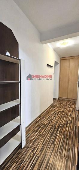 Apartament cu 3 camere decomandat, mobilat în Centrul Civic