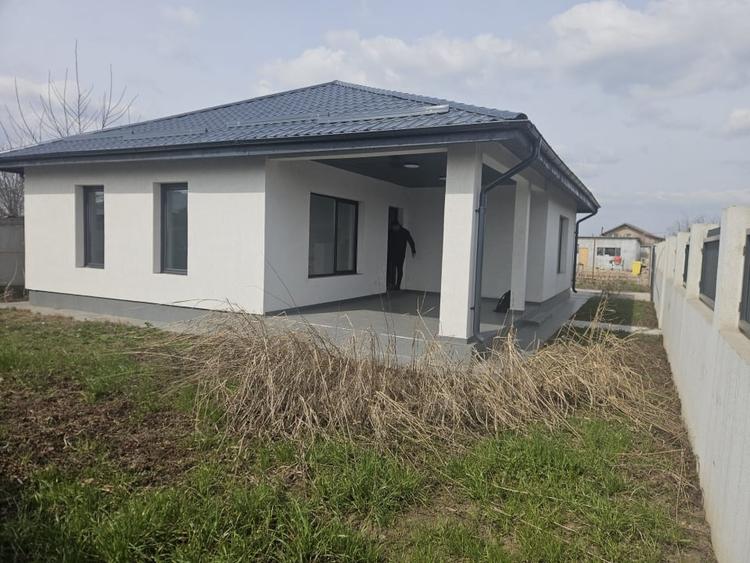 Casa individuala de vanzare-Domnesti - 1