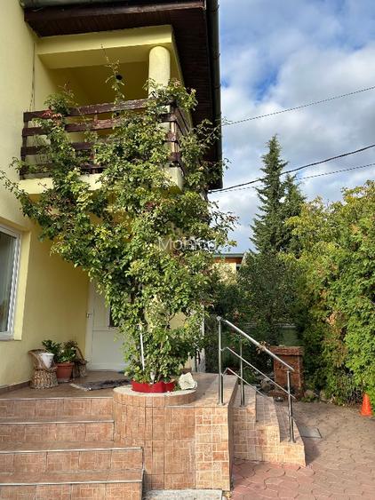 Casă individuală cu etaj, curte generoasă și garaj în Timisoara