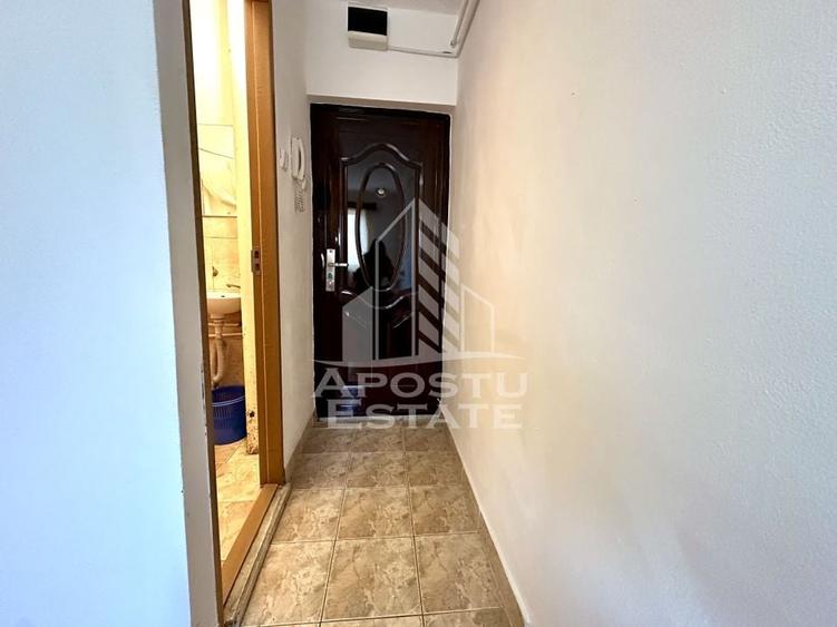 Garsoniera la etajul 1 in zona Girocului - 3