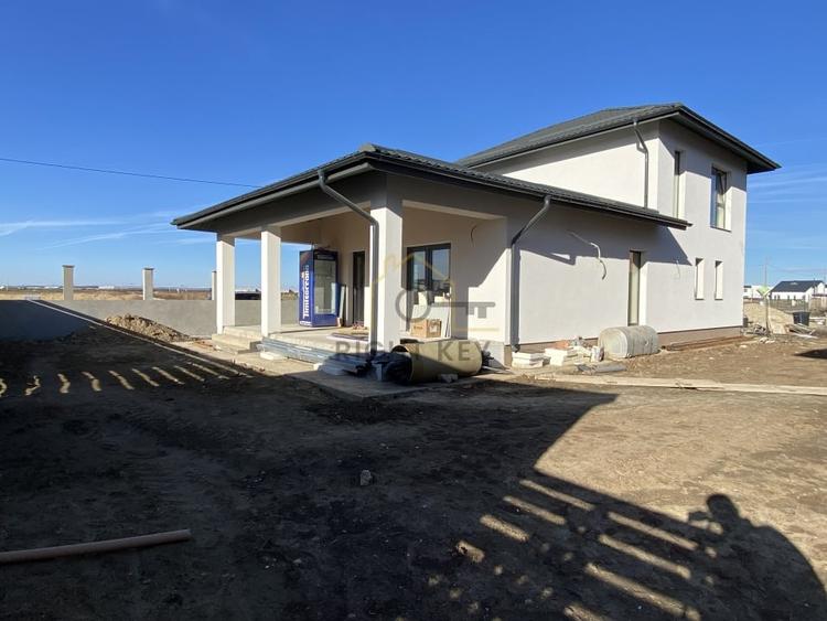 Oportunitate! Vila moderna 4 cam, asfalt, toate utilitatile! Comision0 - 6