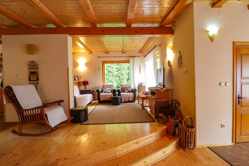 Busteni – Vila Situata La Liziera Padurii! - 1