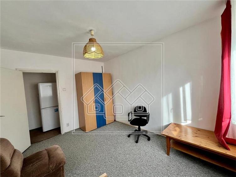 Apartament de vanzare in Sibiu - 2 camere - bloc cu lift - 6