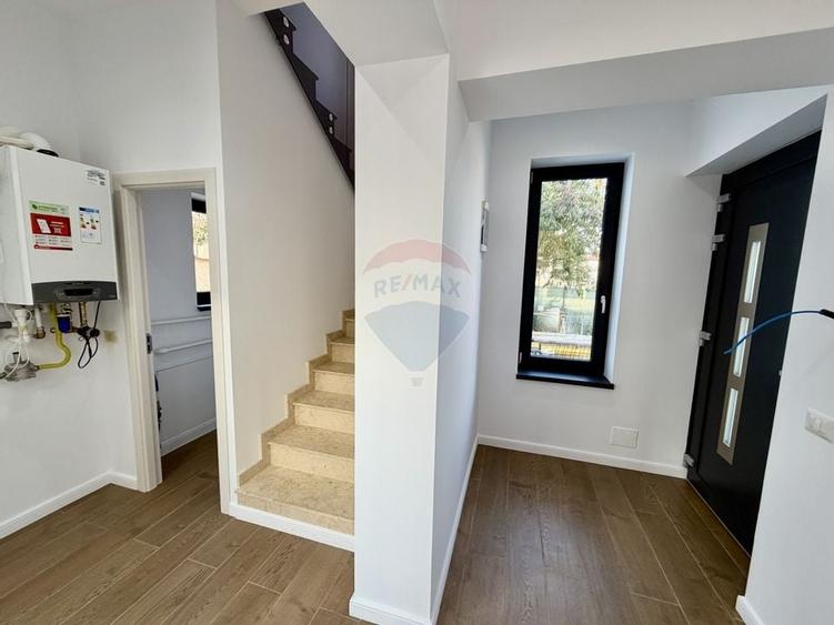 Casa / Vila cu 4 camere de vanzare in zona Nord - 18