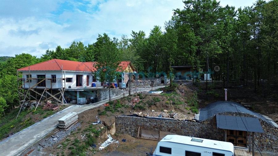 Casa noua cu teren 2,7 hectare in zona montana Apuseni, Bihor - 1